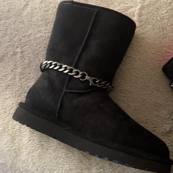 UGG Patricia Fields rare Black and hot pink chain 6 - Picture 3 of 13